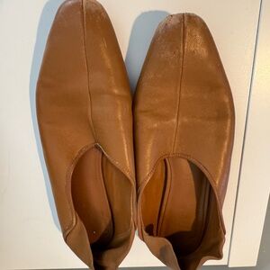 Vince tan Leather Slip-On moccasin style Shoes size 38.5